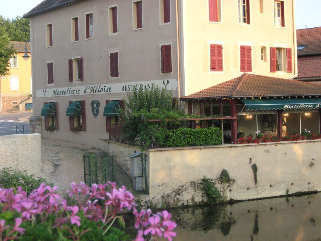 Hostellerie D'Heloise Logis Cluny Exterior foto